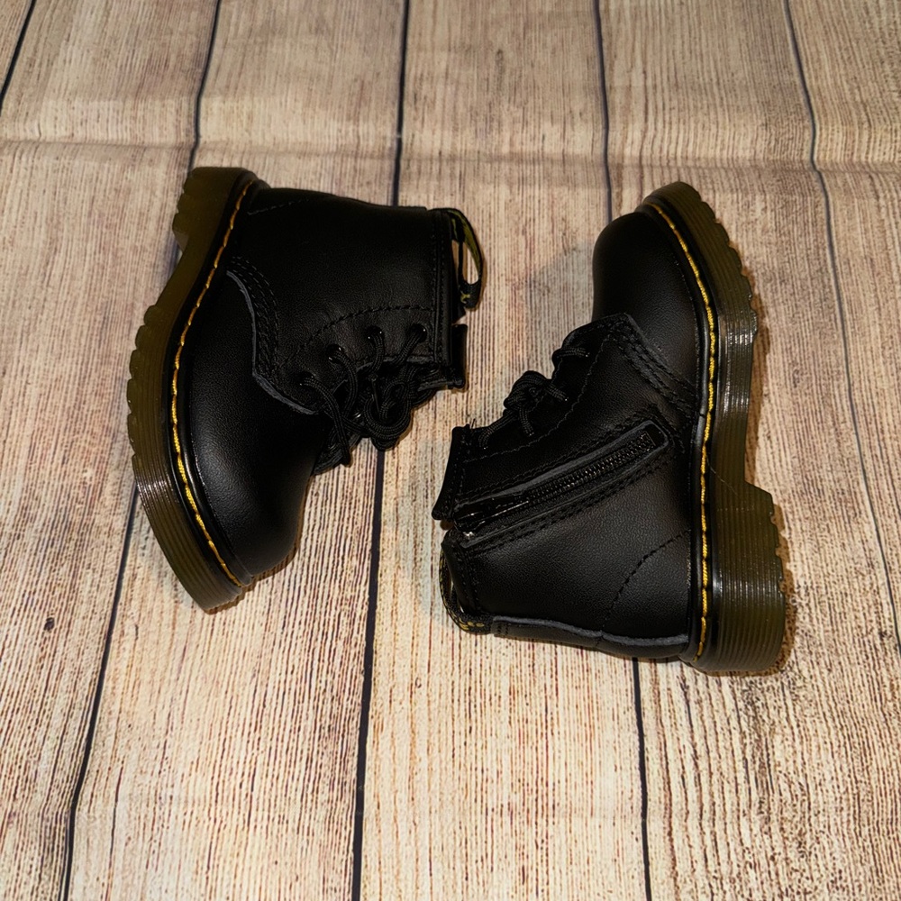 NWOB Dr. Martens 1460 4-Eye Boot- Toddler size 6